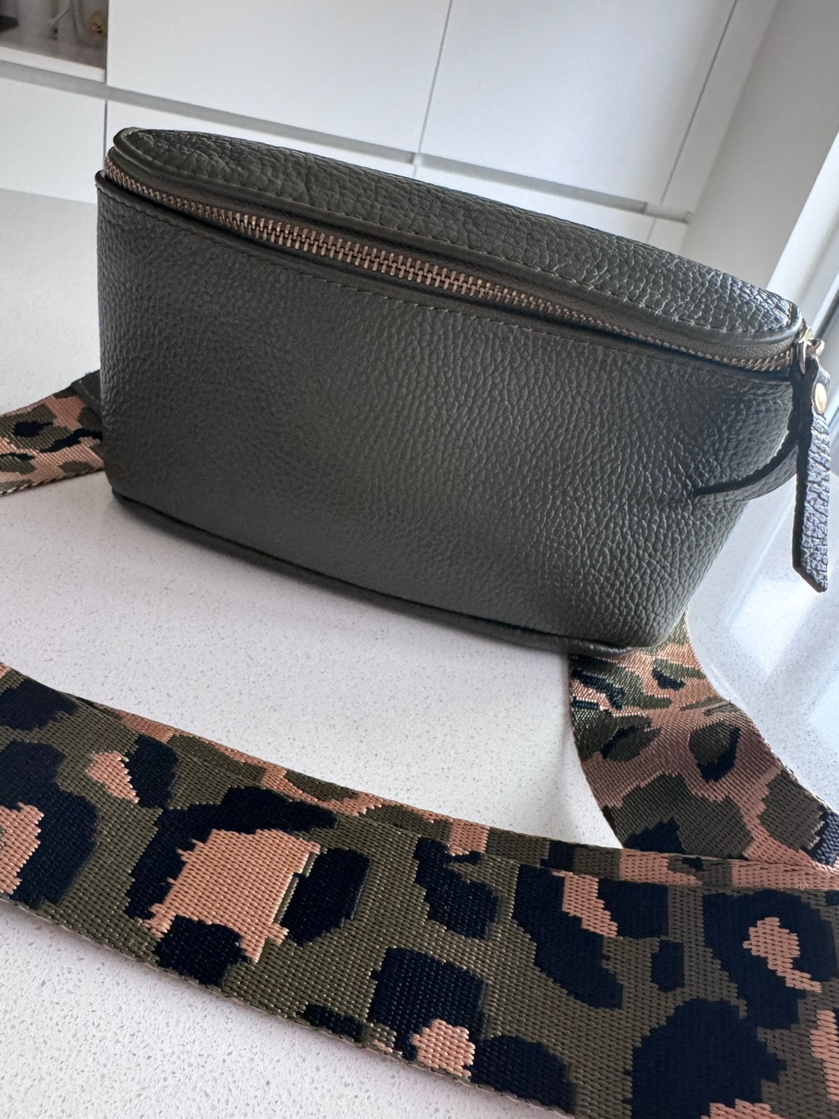 Crossbody handtas, Bijoux, Sacs & Beauté, Trousses de toilette, Enlèvement, Comme neuf