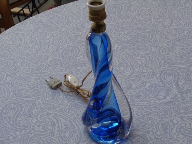 Pied de lampe Val Saint Lambert en cristal bleu (pivoté), Enlèvement ou Envoi