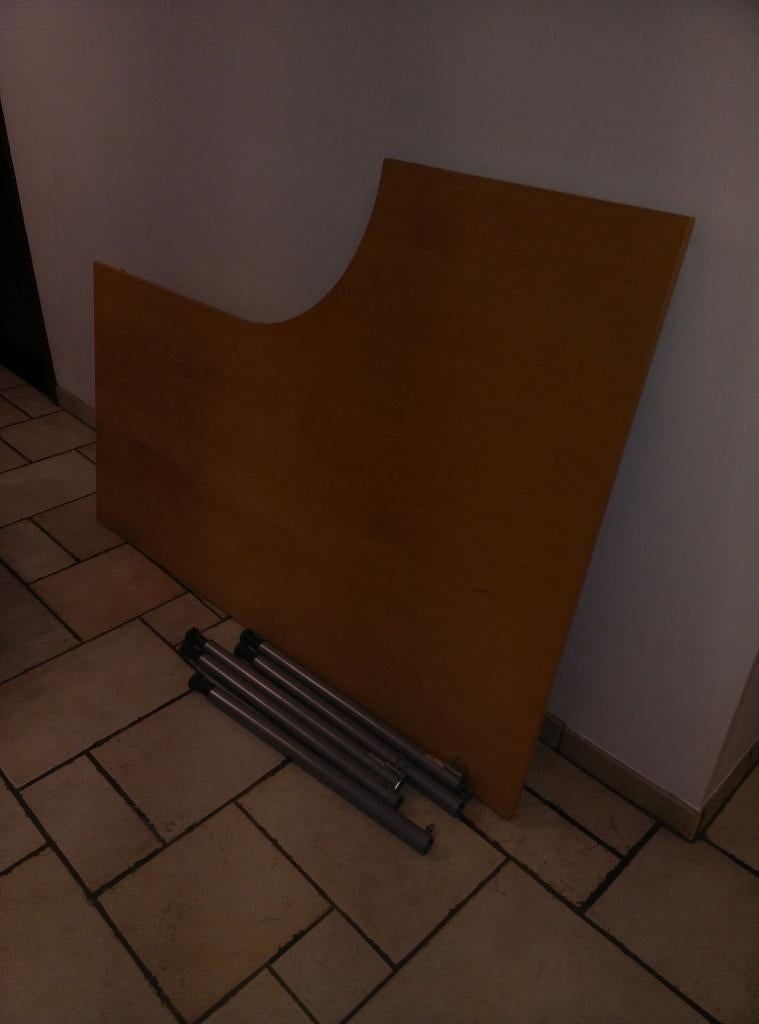 bureau d'angle, Enlèvement, Bureau d'angle
