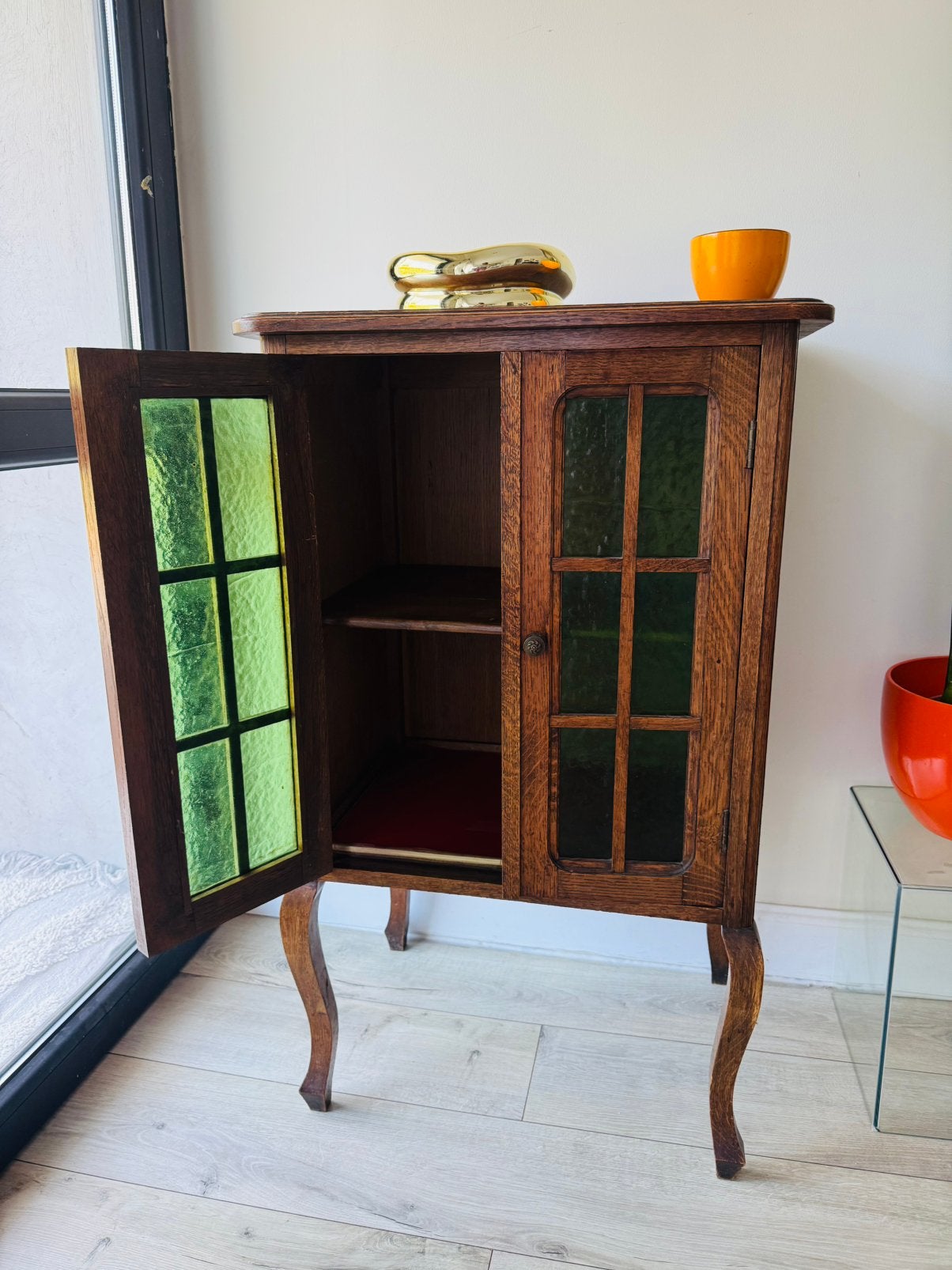Armoire vintage en chêne de style Tudor, Enlèvement, Comme neuf