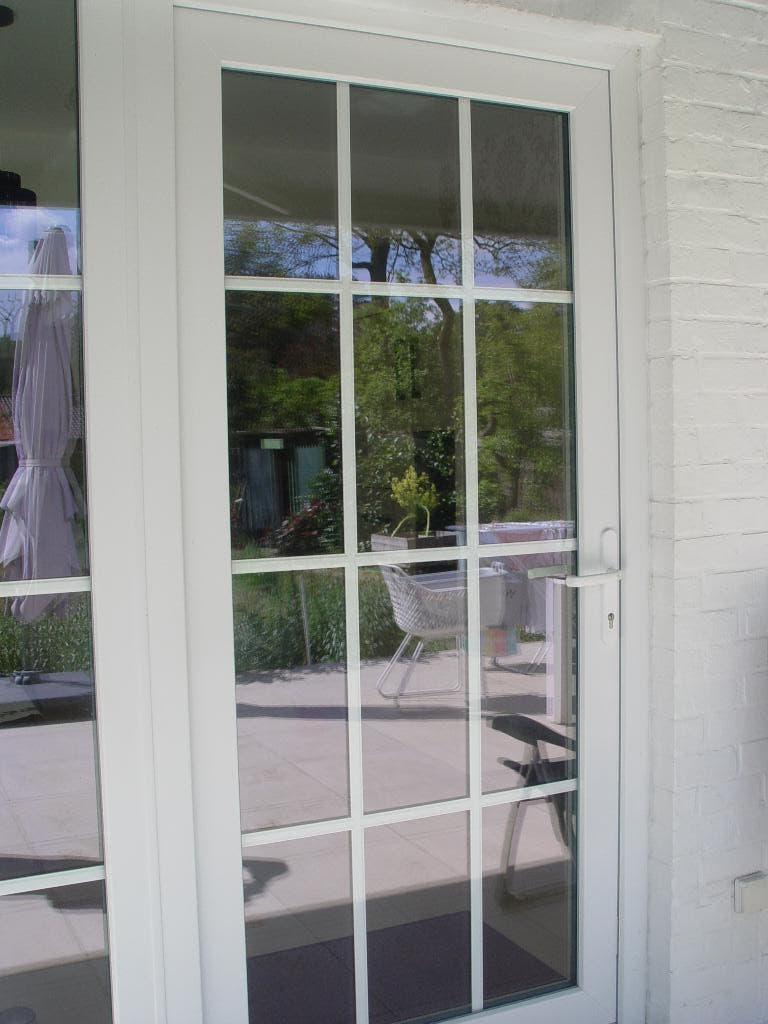 Buitendeur in wit PVC, Doe-het-zelf en Bouw, 215 cm of meer, Glas, Ophalen, 100 tot 120 cm