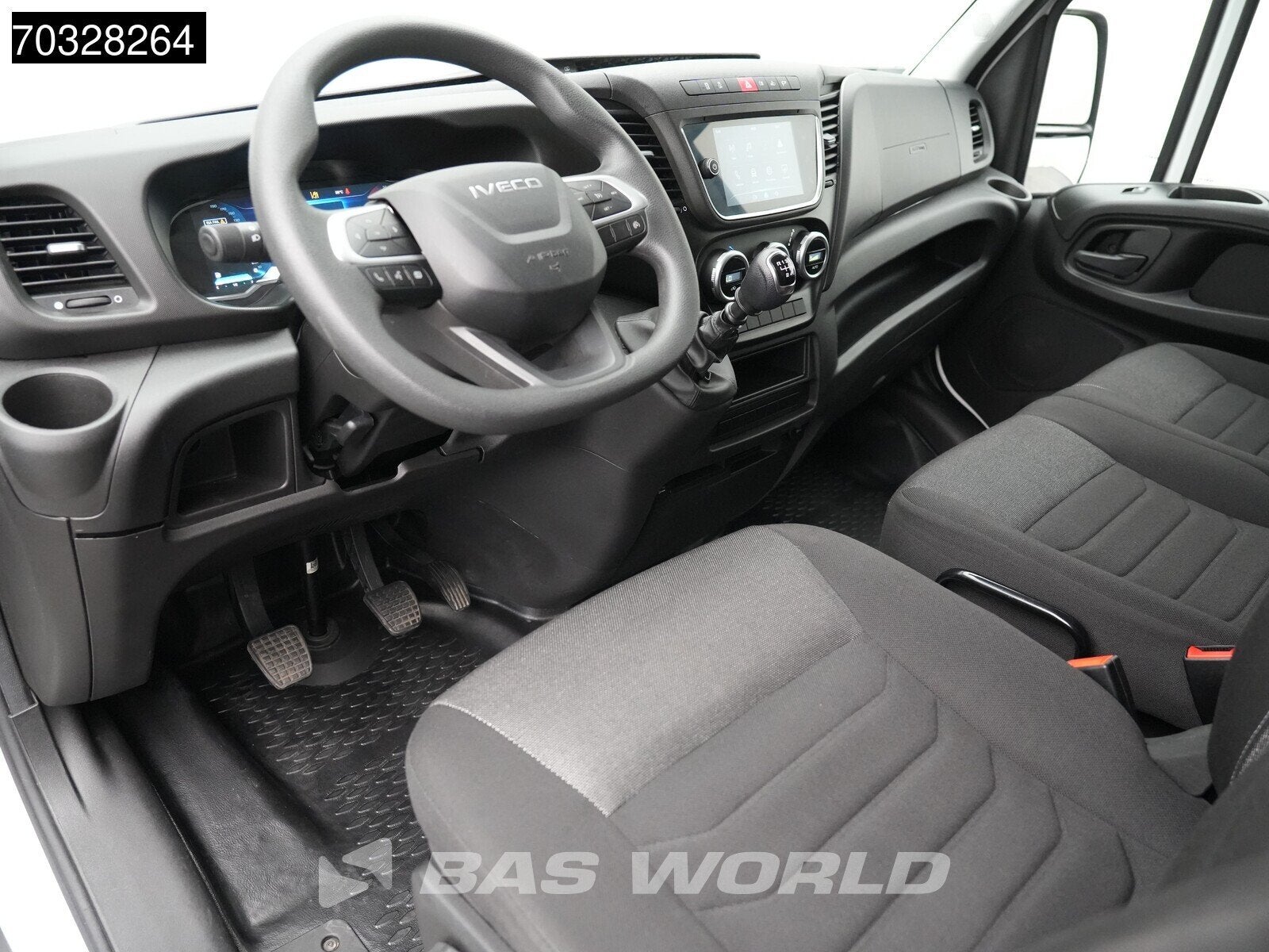 Iveco Daily 35C16 3.0L Laadklep NEW MODEL Dubbellucht 160PK, Auto's, Bestelwagens en Lichte vracht, Stof, Gebruikt, Euro 6, 4 cilinders