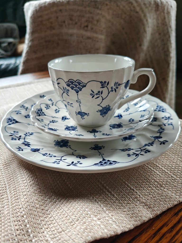 15 delig Koffieservies wit blauw, Verzamelen, Porselein, Kristal en Bestek, Ophalen, Zo goed als nieuw, Porselein, Kop en/of schotel