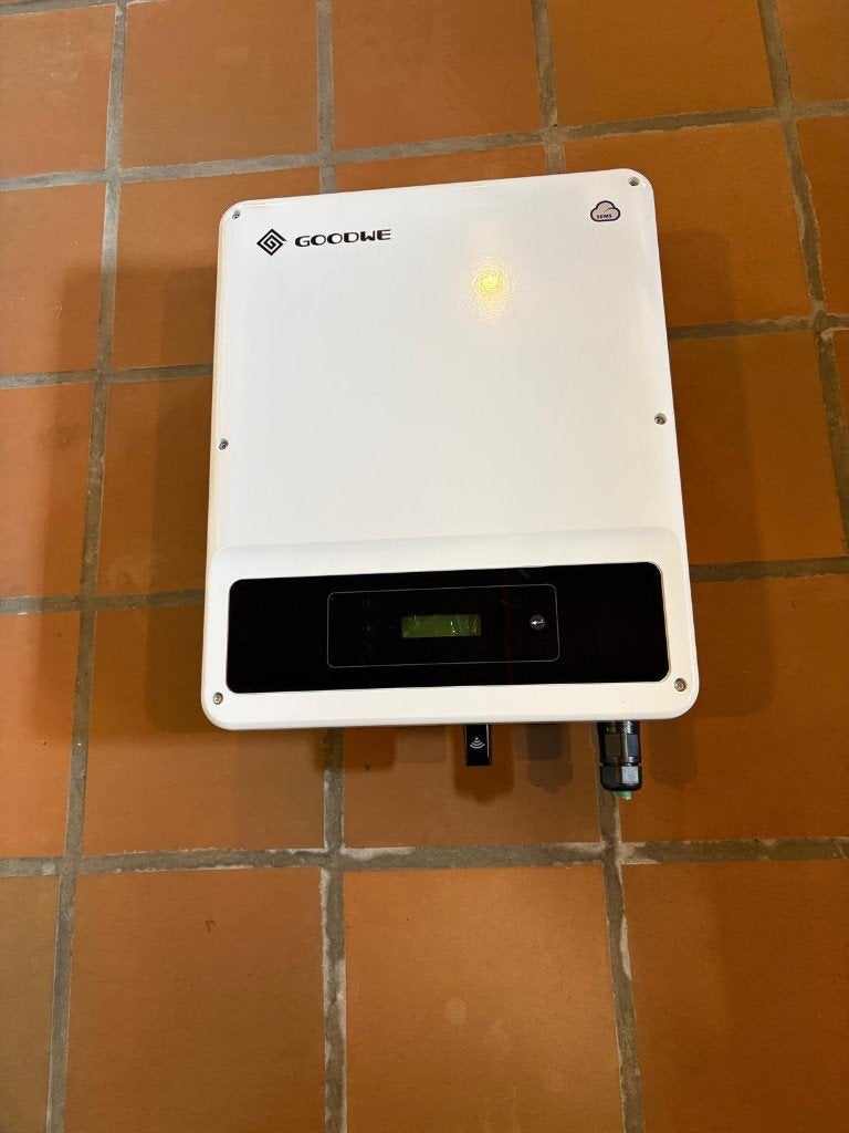 Set van 2 omvormers: SMA Sunny Tripower 6000 + GoodWe 3000, Doe-het-zelf en Bouw, Zonnepanelen en Toebehoren, Ophalen, Gebruikt