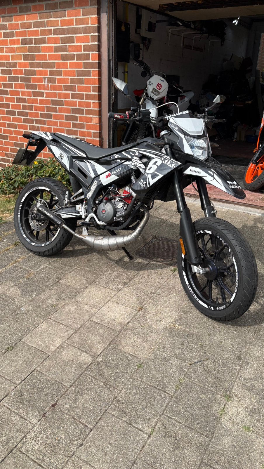 2 Brommers te ruil cross en nakedbike b klasse, Fietsen en Brommers, Ophalen, Zo goed als nieuw, Aerox