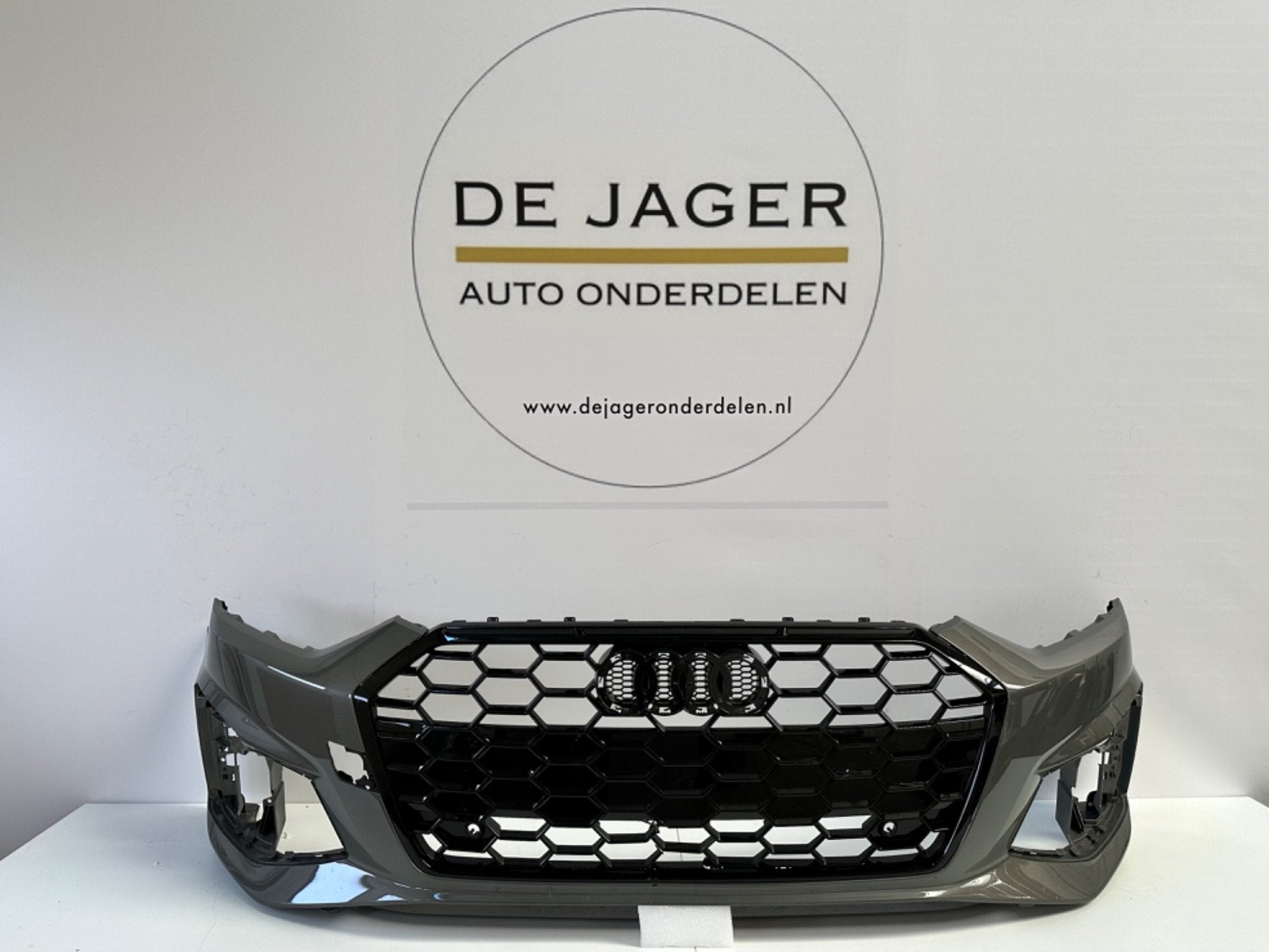 AUDI A5 S-Line S5 8W F5 B9 FACELIFT VOORBUMPER 8W6807437AB, Gebruikt, AUDI AG, Auto-Union-Strasse 1
85045  Ingolstadt, DE, Audi