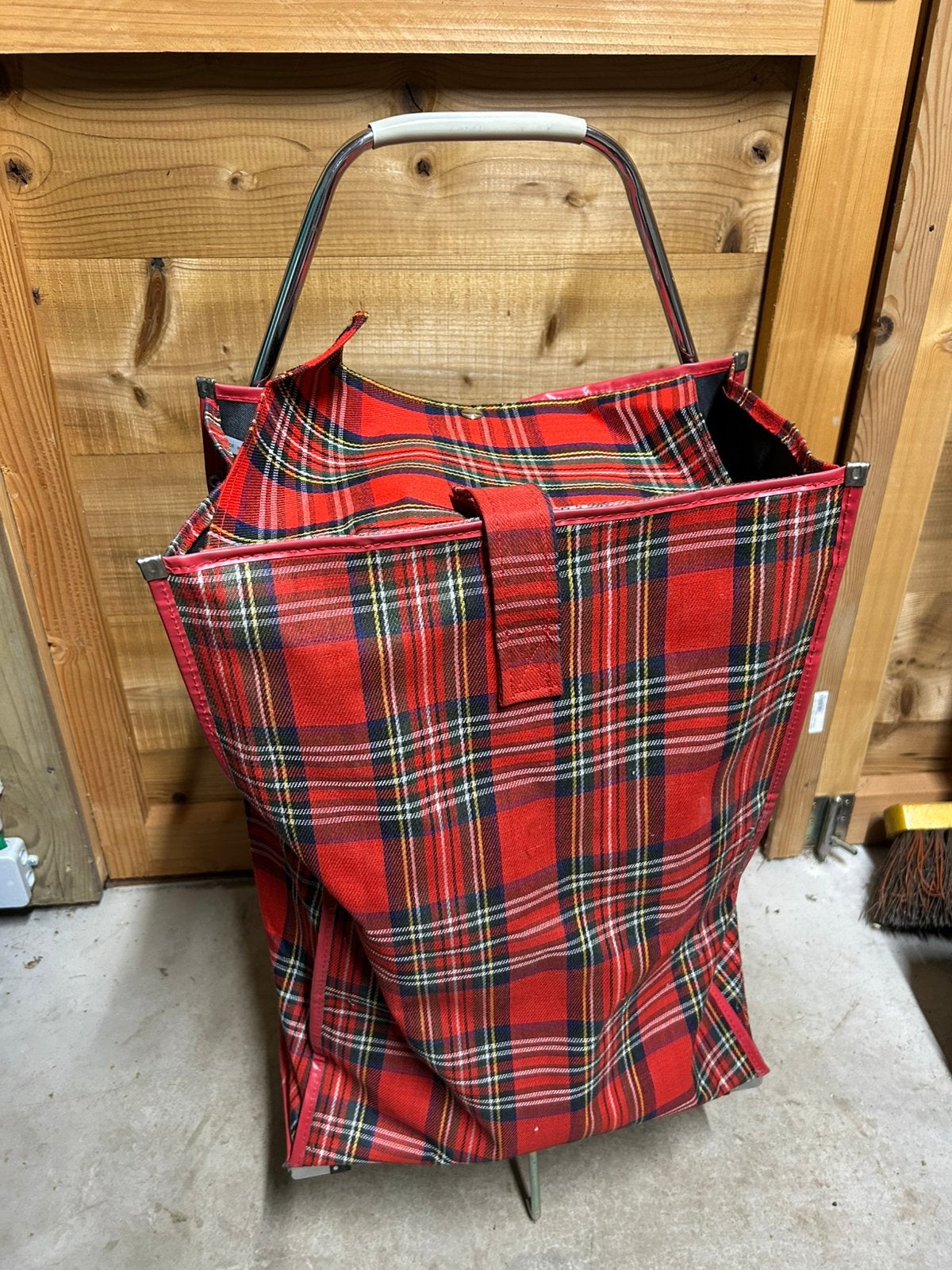 Shopping trolley, Ophalen, Zo goed als nieuw