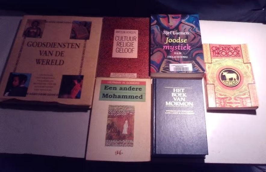 6 livres sur différentes religions, Livres, Enlèvement ou Envoi