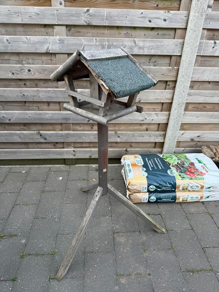Gratis vogelhuisje met werk aan, Tuin en Terras, Vogelhuisjes en Vogelbaden, Ophalen, Gebruikt