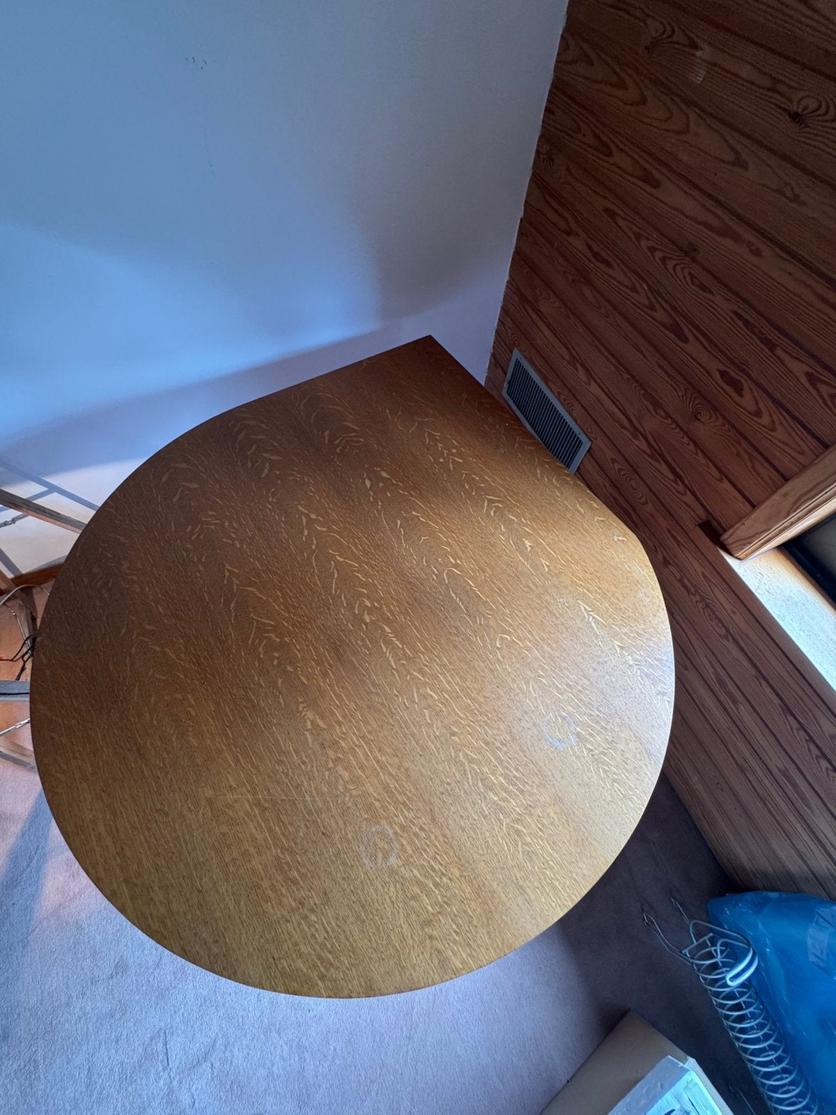 Bureau ou table d’angle en bois sur pied central en metal., Maison & Meubles, 120 cm, Classique, 140 cm, Enlèvement