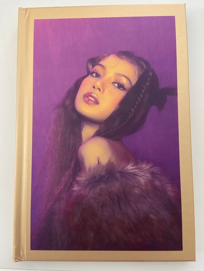 K-POP Box met CD + luxe fotoboek van BLACKPINK LISA - LALISA, Comme neuf, Enlèvement, Album, K-pop