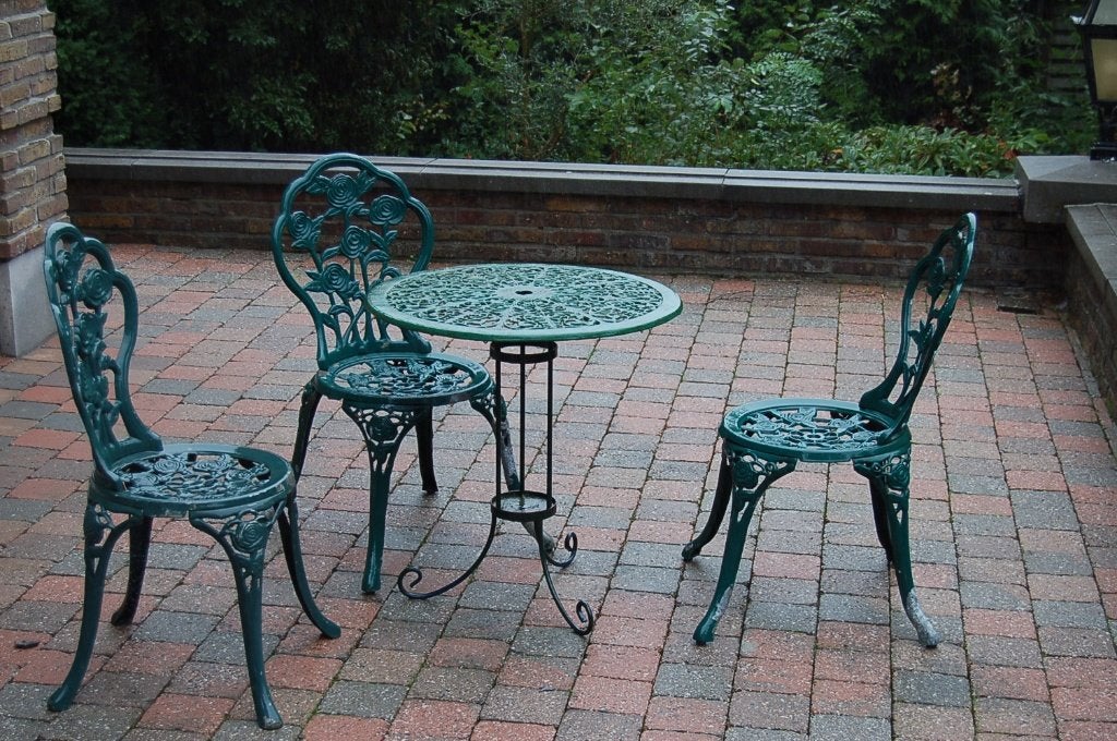 Table de bistrot avec 3 chaises, Enlèvement, Utilisé, Rond, Métal