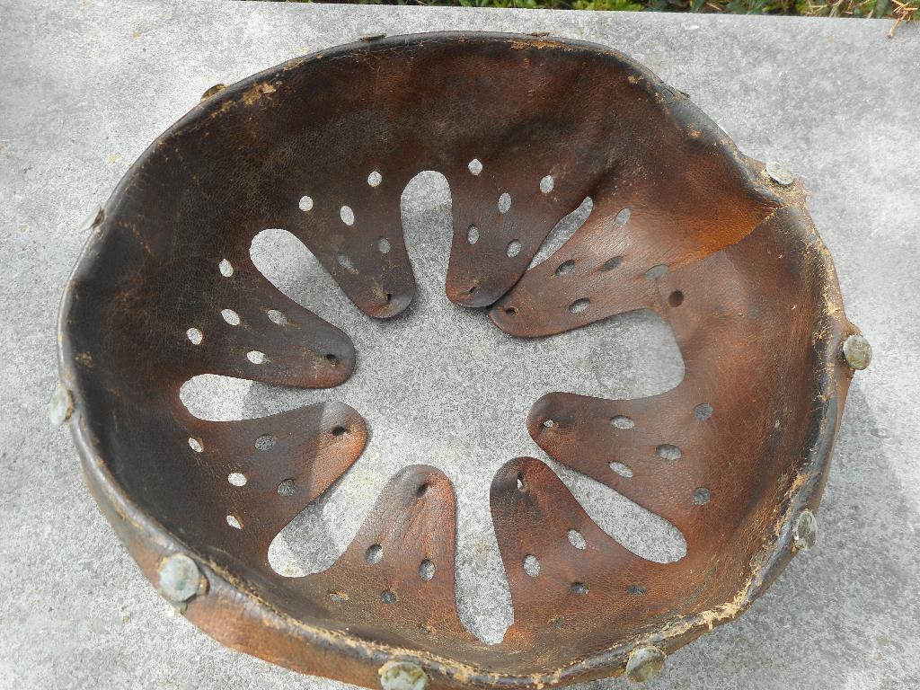 cuir coiffe de casque allemand + rivets, Verzamelen, Militaria | Tweede Wereldoorlog, Verzenden