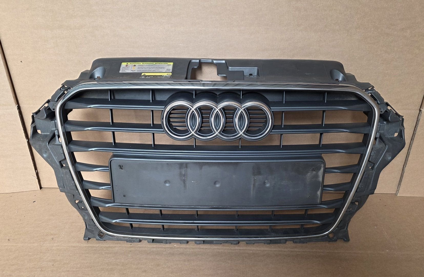 Grill Audi A3 8V Origineel Grille 8V3853651 bj.2012-2017, Auto-onderdelen, Gebruikt, -, Voor, Ophalen of Verzenden