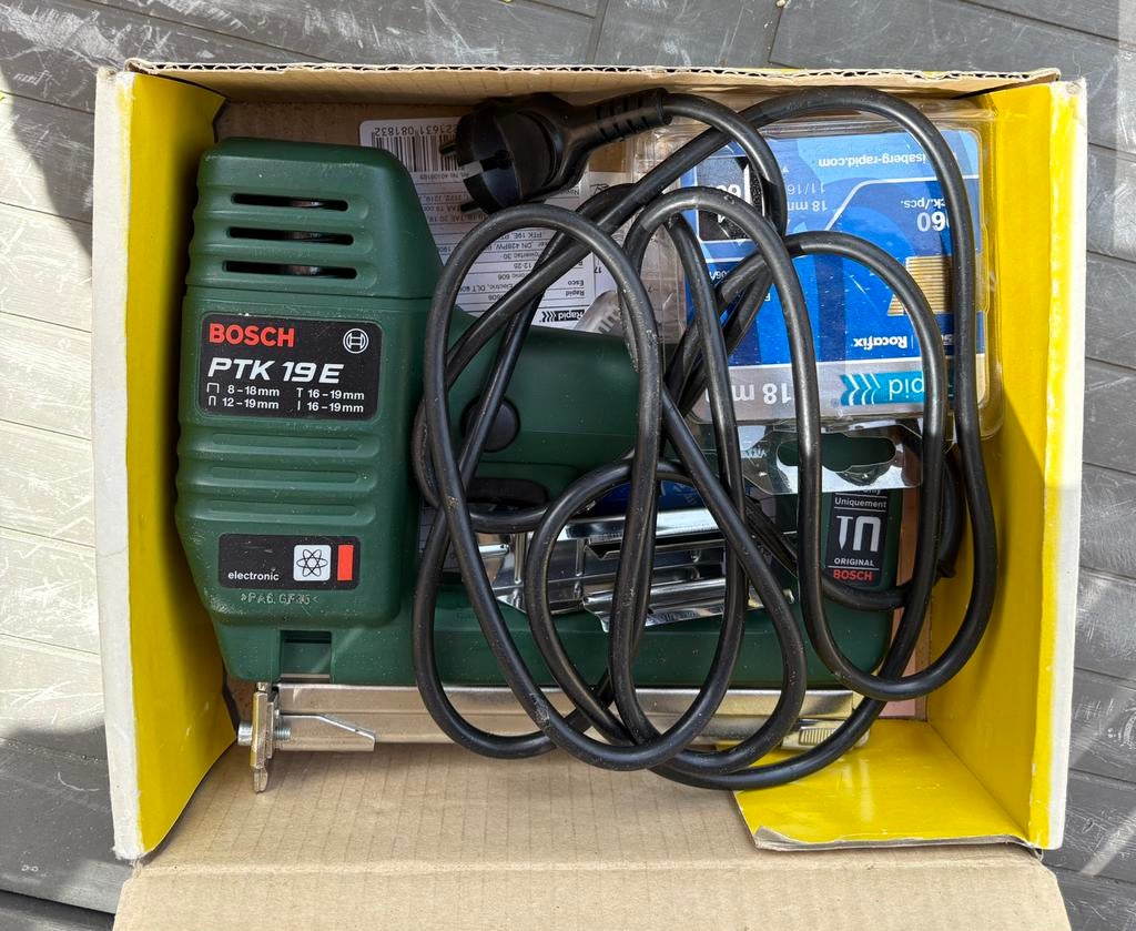 Bosch niet- en nagelpistool, Doe-het-zelf en Bouw, Ophalen, Gebruikt