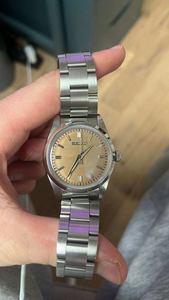 Montre seiko a cadran sablés, Envoi, Comme neuf, Seiko