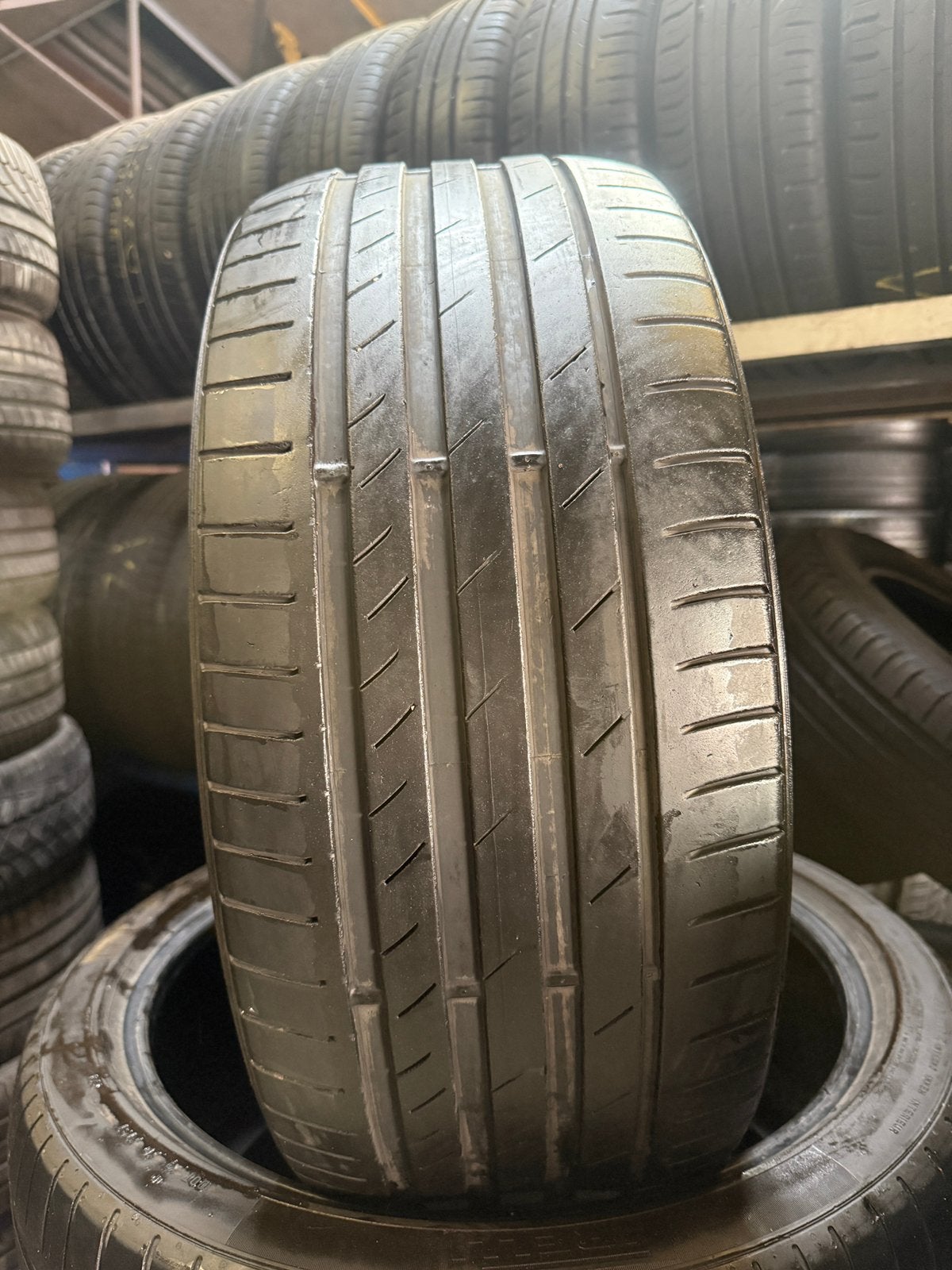 245/35/20 Kumho avec montage et équilibrage, Autos : Divers, Pièces de sport automobile, Enlèvement, Comme neuf