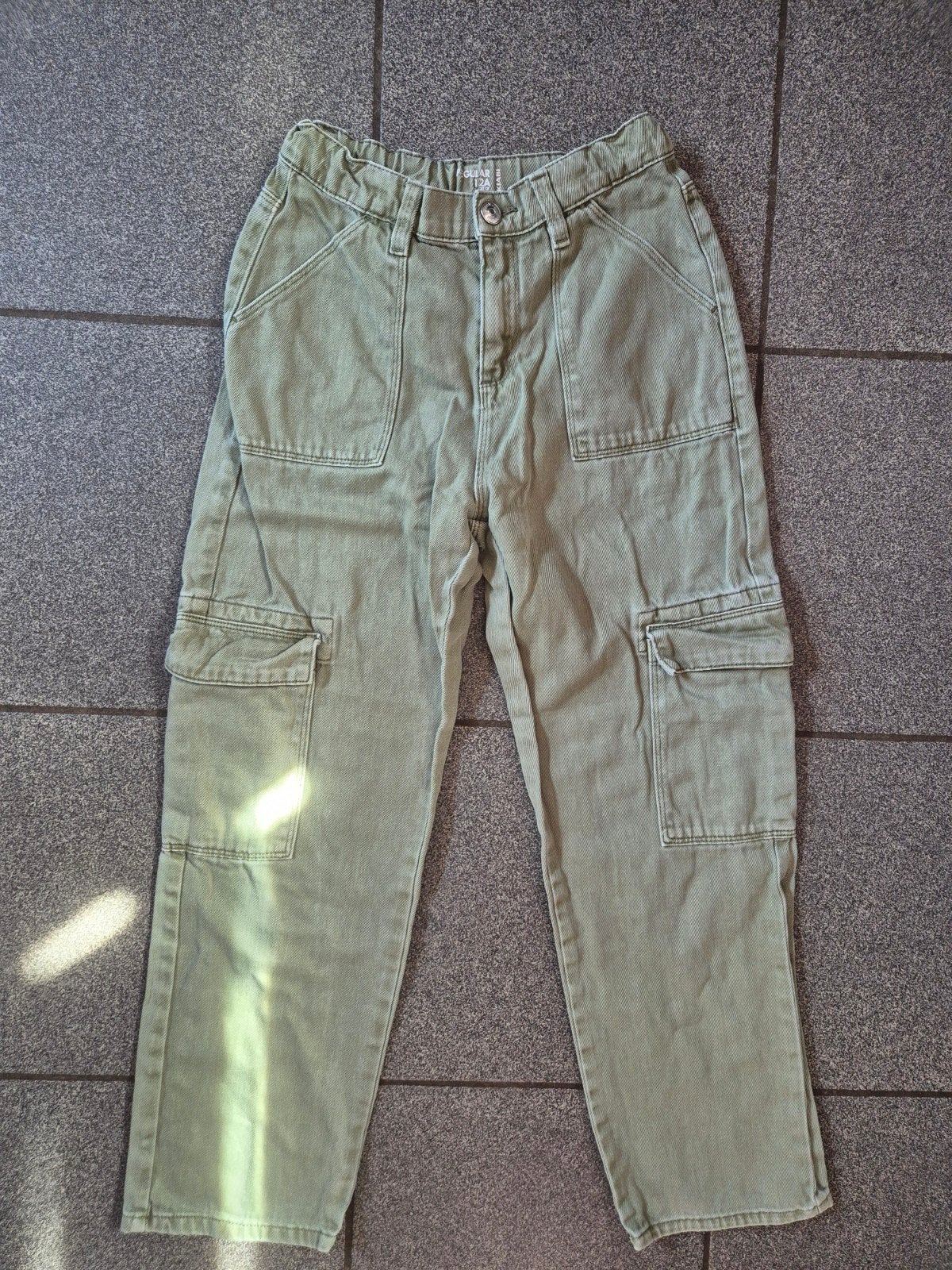 Pantalon cargo kaki 12ans, Enfants & Bébés, Enlèvement ou Envoi, Comme neuf, Fille, Pantalon