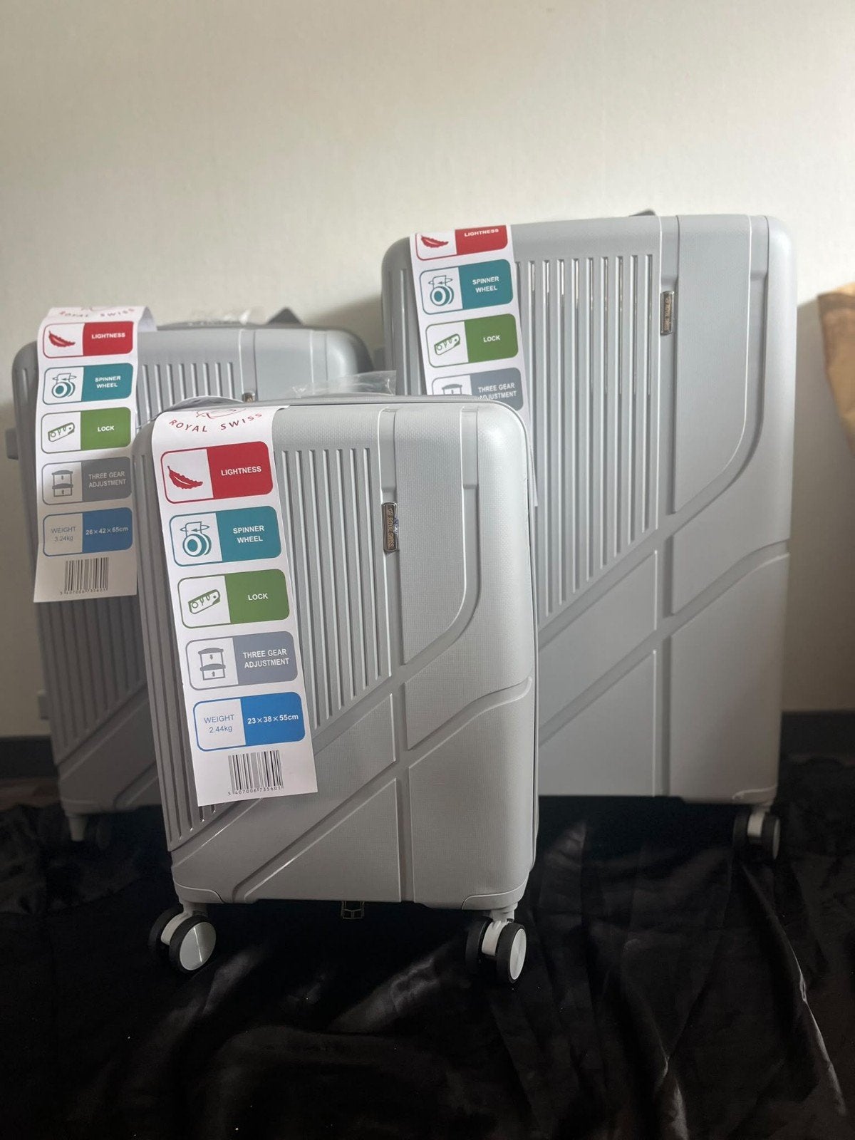 Nieuwe 3-delige licht grijze kofferset met cijferslot, Ophalen, Nieuw, Hard kunststof, Slot