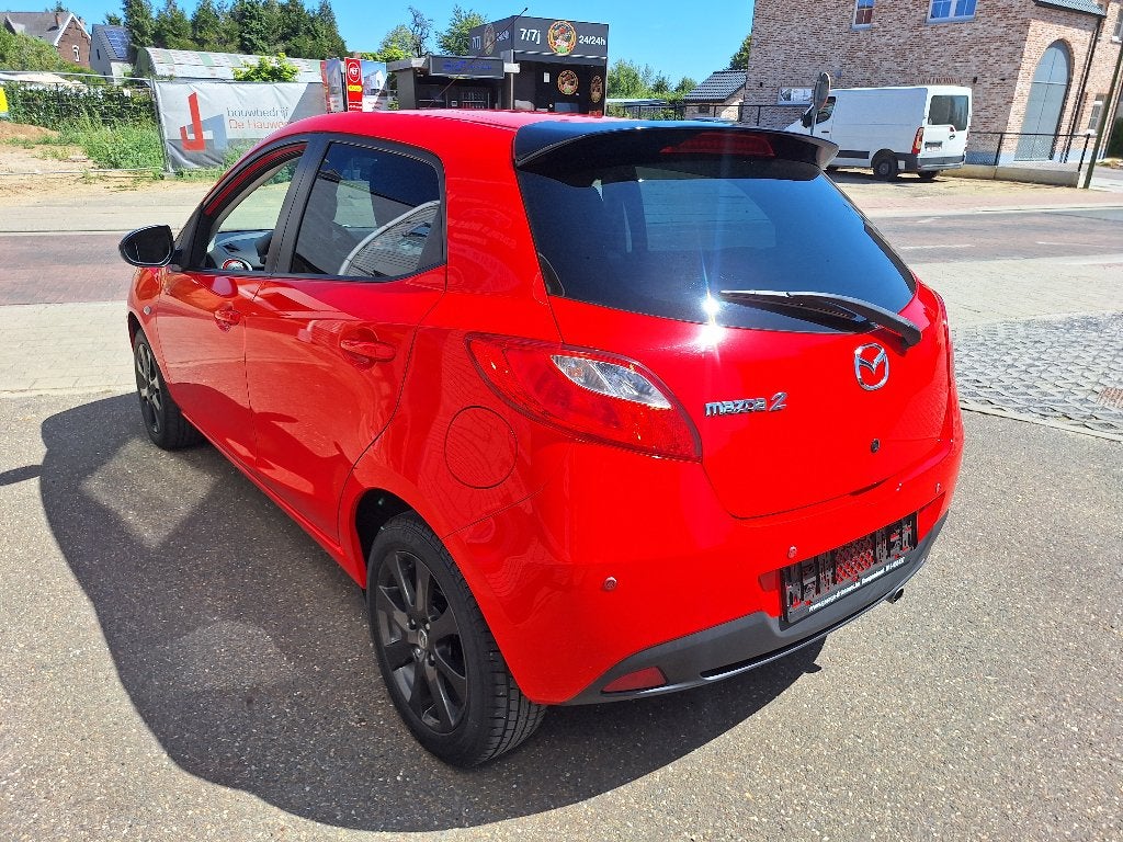 Mazda2 HATCH 1,3 L 75 ch 5MT Color Edition Rouge, Autos, Mazda, Rouge, Euro 5, Achat, Entreprise
