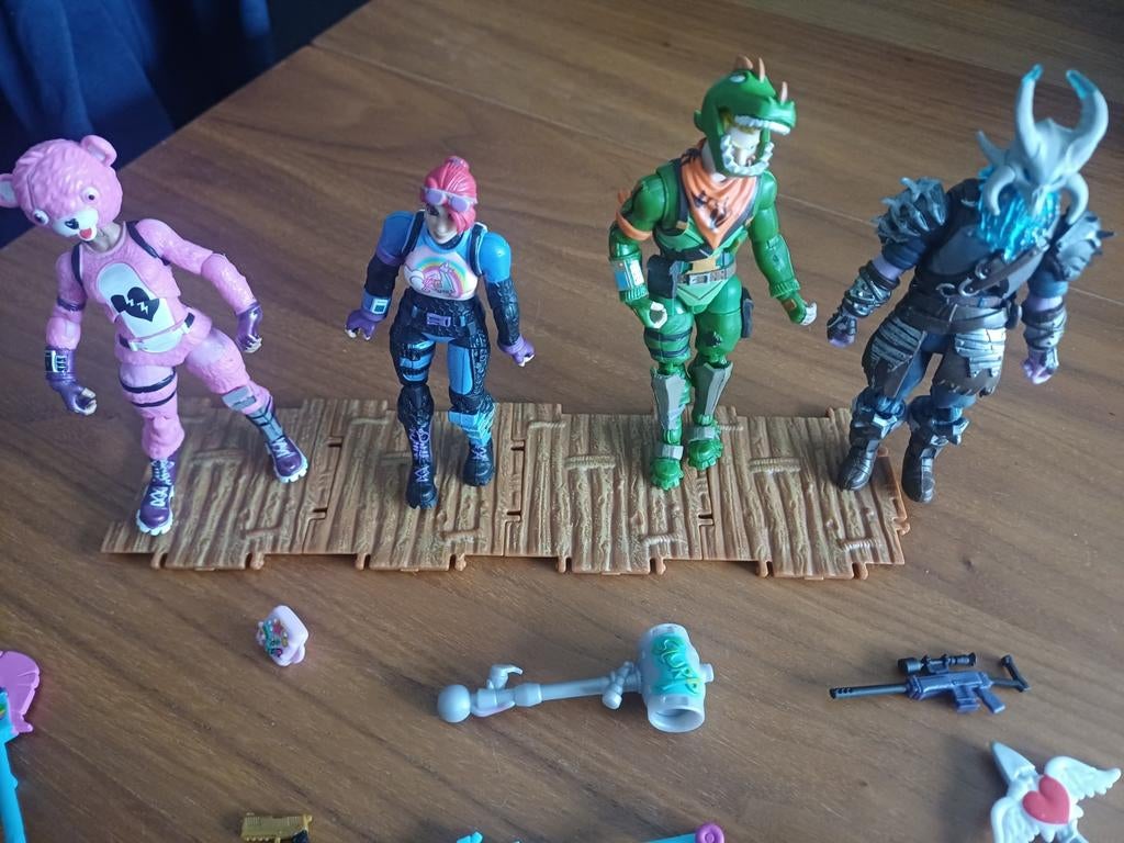 Fortnite 4 figuren, Kinderen en Baby's, Speelgoed | Actiefiguren, Ophalen of Verzenden, Zo goed als nieuw