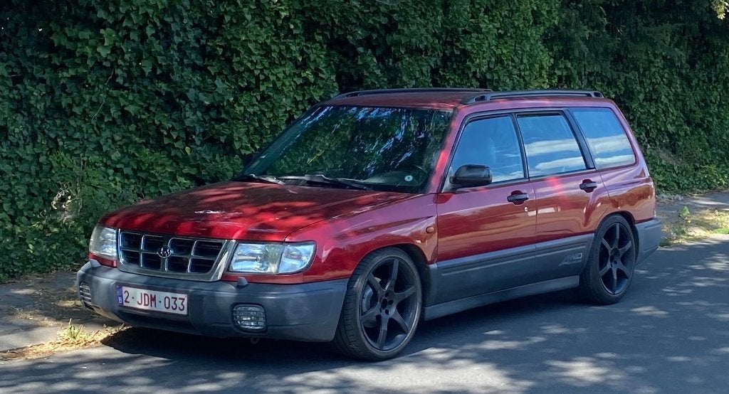 Subaru Forester, Autos, Subaru, Rouge, 4 portes, Boîte manuelle, Forester