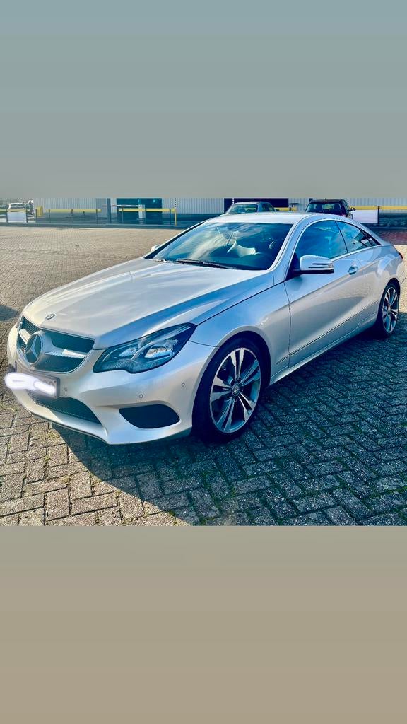 Mercedes E220 Coupé AUT 2015 FULL OPTION Dealer Onderhoude, 4 zetels, Achterwielaandrijving, 4 cilinders, Leder en Stof