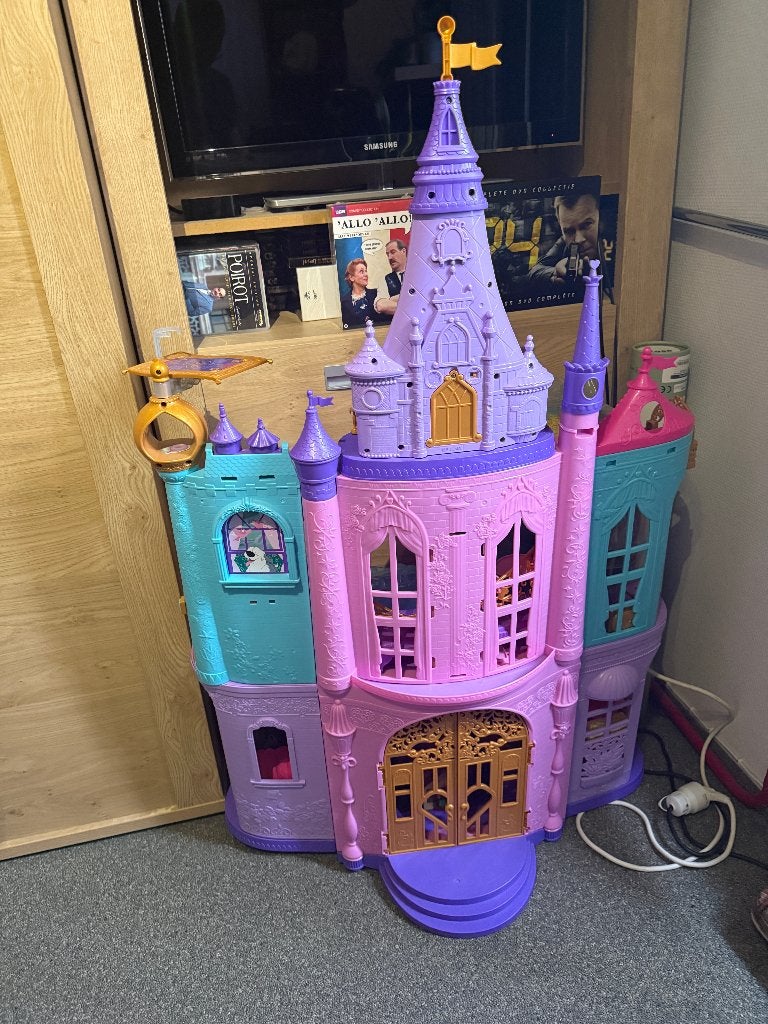 Mattel - Disney Prinses - Magische Avonturen Kasteel, Kinderen en Baby's, Ophalen, Zo goed als nieuw, Poppenhuis