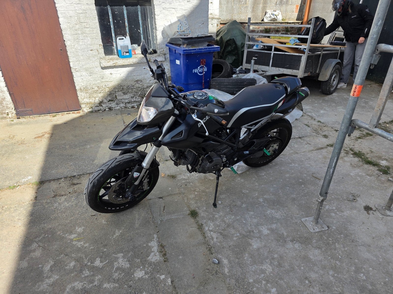 Ducati hypermotard 796 42000km évolutifs, Motos, Motos | Ducati, Particulier, Enlèvement