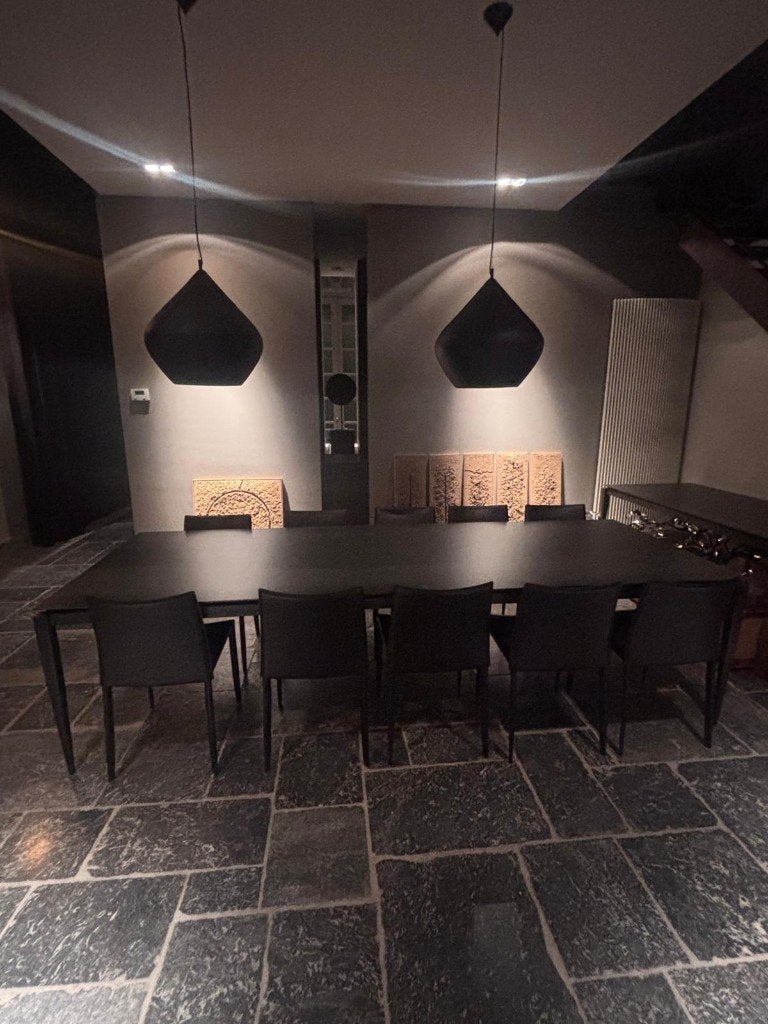 Table unique fabriquée à la main par un artisan forgeron, Maison & Meubles, Comme neuf, 100 à 150 cm, Enlèvement, Exclusief