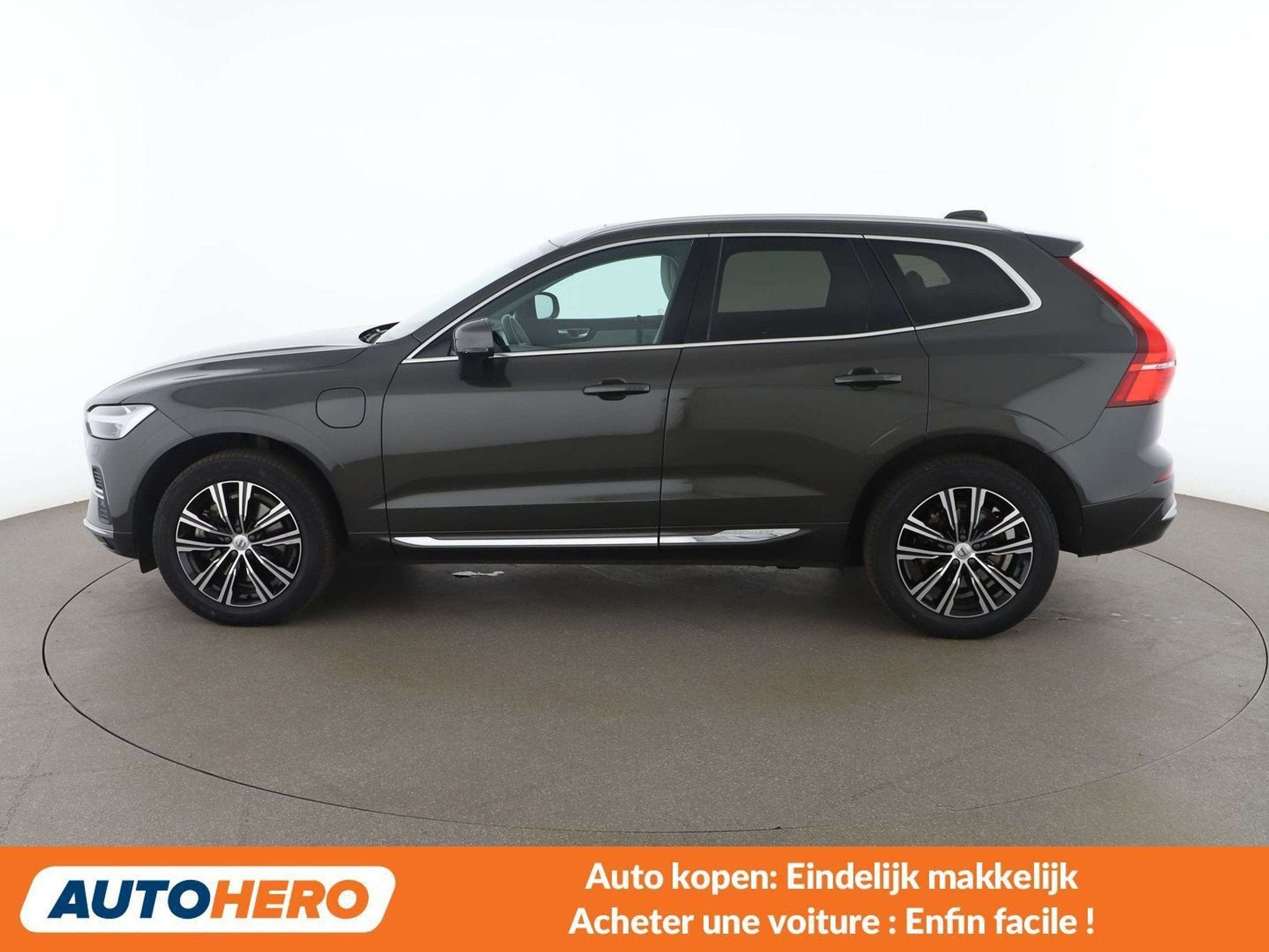 Volvo XC60 2.0 T6 Plug-in Hybrid Inscription AWD (bj 2021), Auto's, Automaat, Gebruikt, Leder, Elektrisch