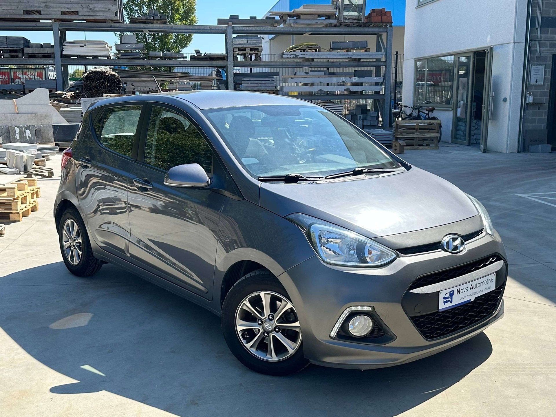 Hyundai i10 i10 1.1i Comfort Blue, Autos, Argent ou Gris, Achat, Entreprise, Boîte manuelle