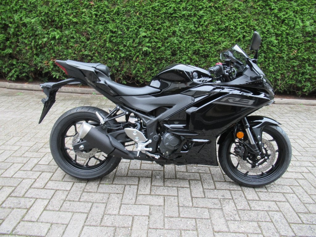 R3  stokverkoop 25 jaar Motorweelde, Motoren, 2 cilinders, 300 cc, Nieuw, Bedrijf