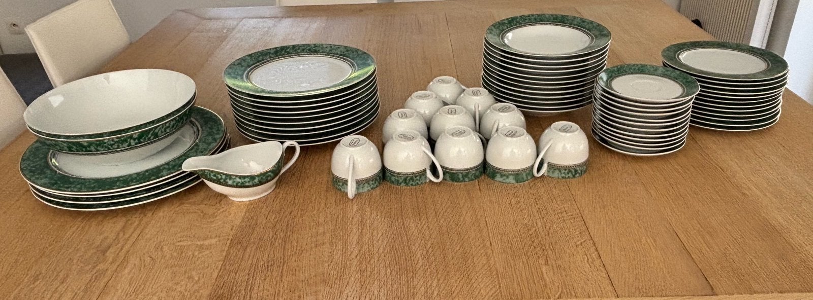 Service en porcelaine Ligne Hôtesse – Ensemble 64 pièces, Enlèvement