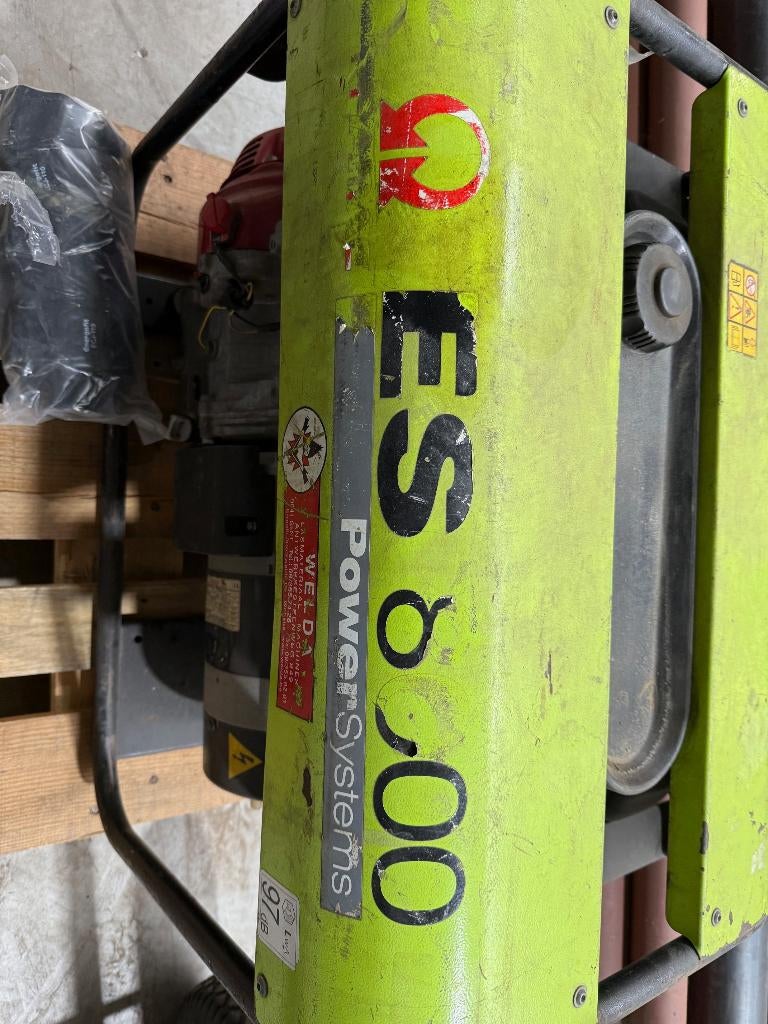 PRAMAC ES8000, Doe-het-zelf en Bouw, Ophalen, Gebruikt, Benzine