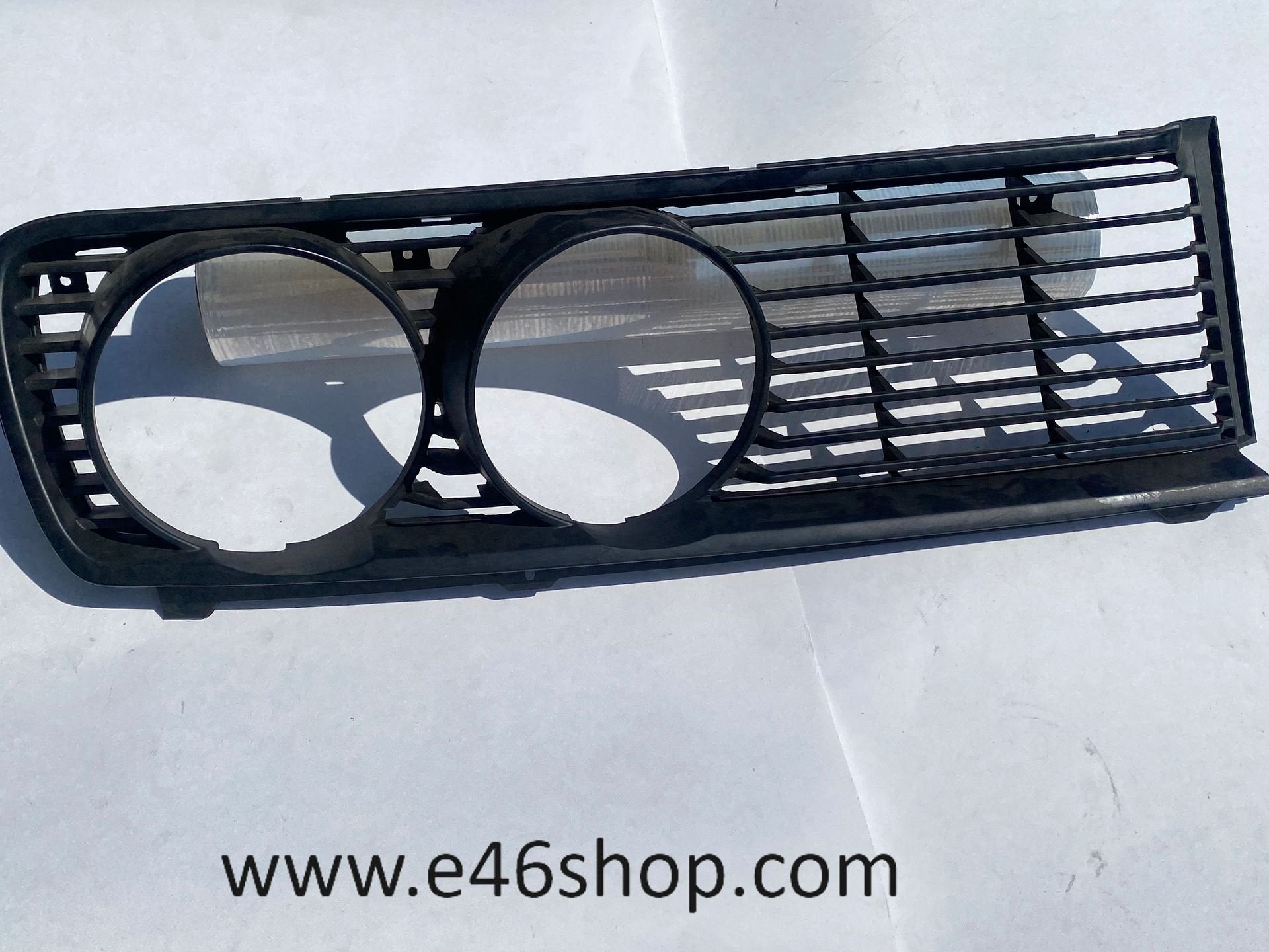 GRILLE BMW E12 LINKS OE 51131817569 NIEUW ORG BMW, Neuf, -, -, Enlèvement ou Envoi