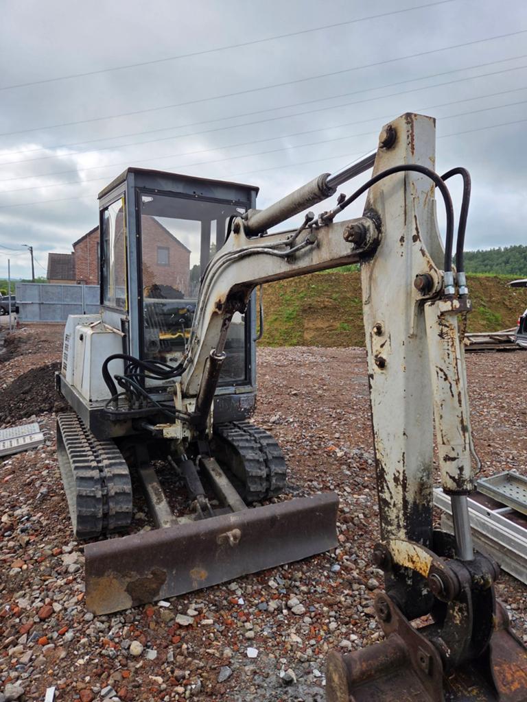 Mini pelle Bobcat X125 2.8T, Articles professionnels, Machines & Construction | Grues & Excavatrices