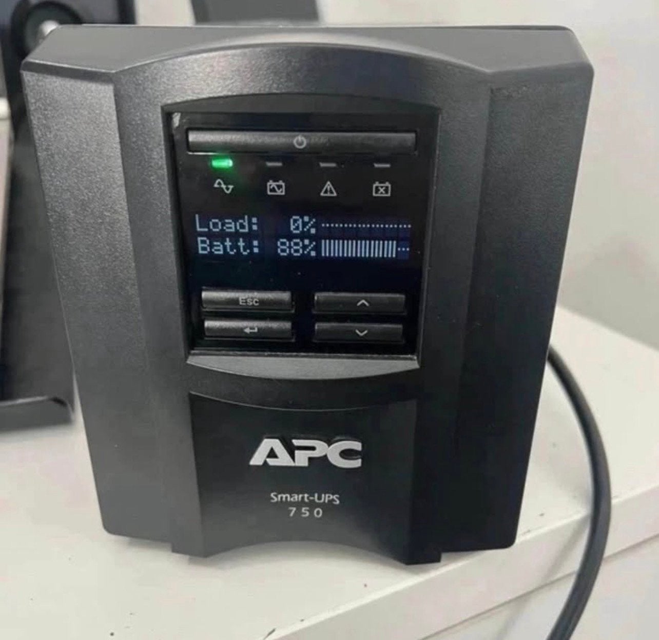 APC Smart-ups, Informatique & Logiciels, Alimentations de secours (UPS), Enlèvement, Comme neuf