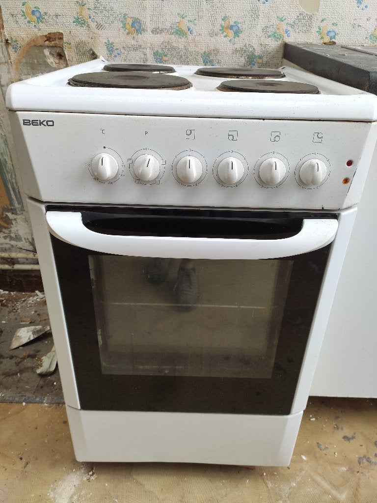 Cuisinière Beko, Electroménager, 4 zones de cuisson, Enlèvement, Utilisé, 45 à 60 cm