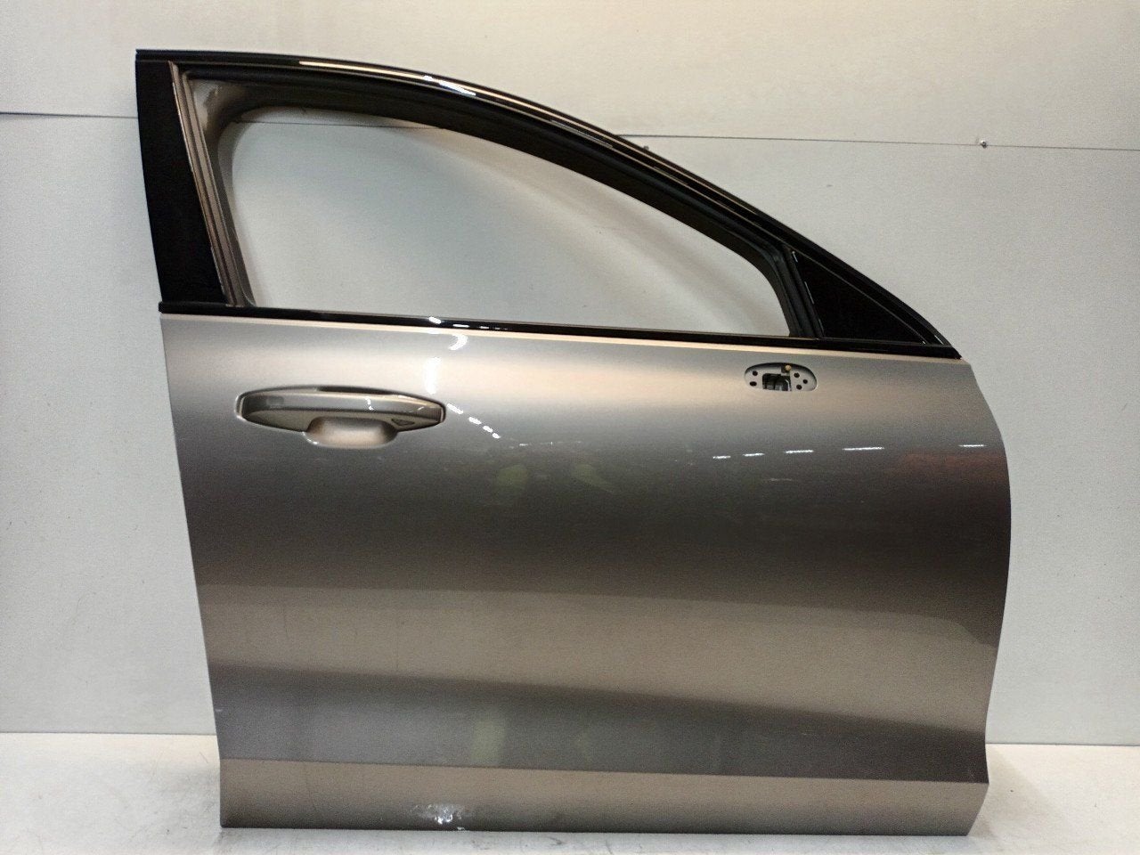 Portier rechts voor Volvo V60, Onderdelen@venauto.nl, Van der Ven Autorecycling B.V., Gebruikt, Ettenseweg 76, 4706 PB Roosendaal, The Netherlands