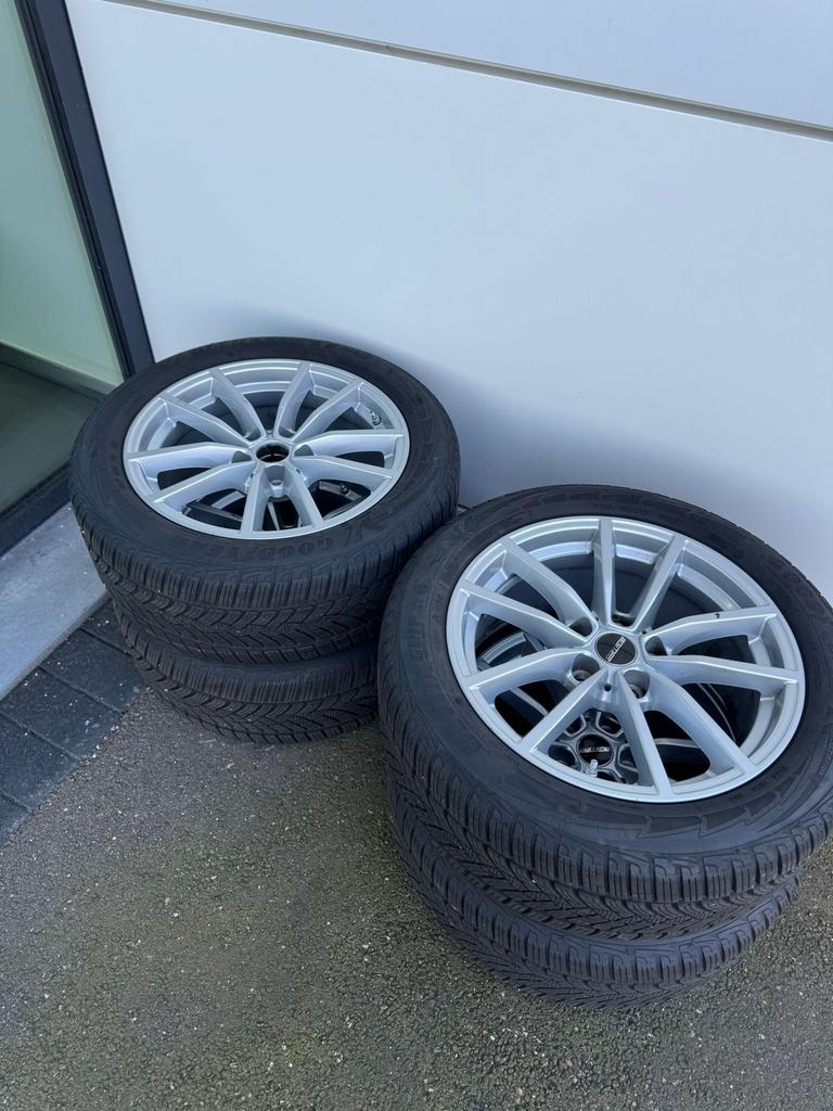 BMW-velgen met winterbanden, Auto-onderdelen, Ophalen, Winterbanden, Velg(en)