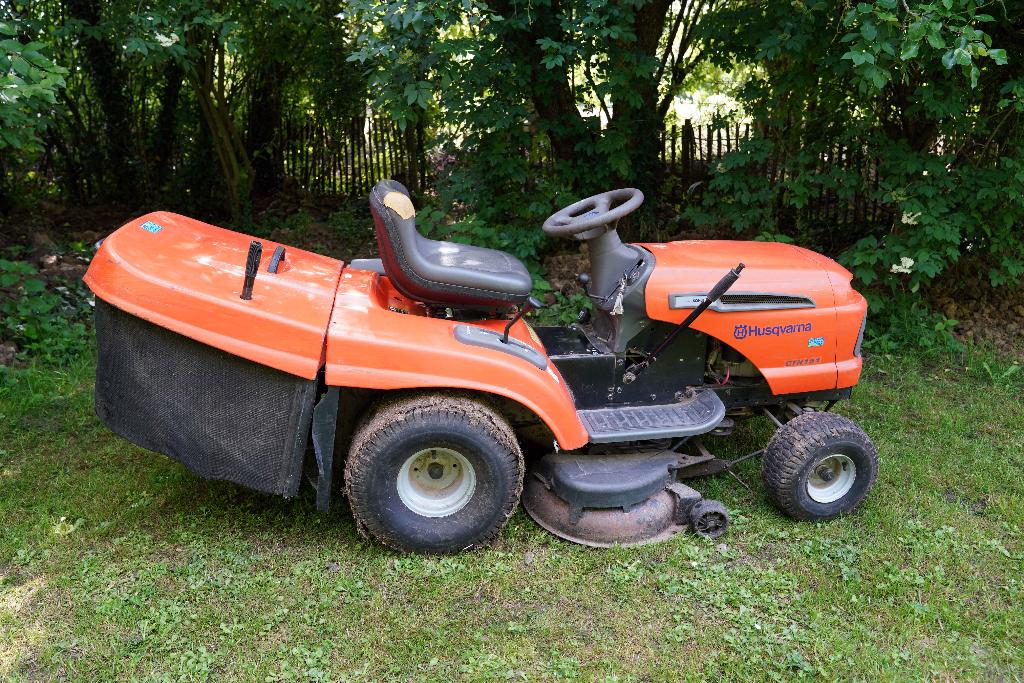 Tracteur tondeuse Husqvarna  CTH151, Fonction de mulching, Enlèvement, Utilisé, 90 à 120 cm
