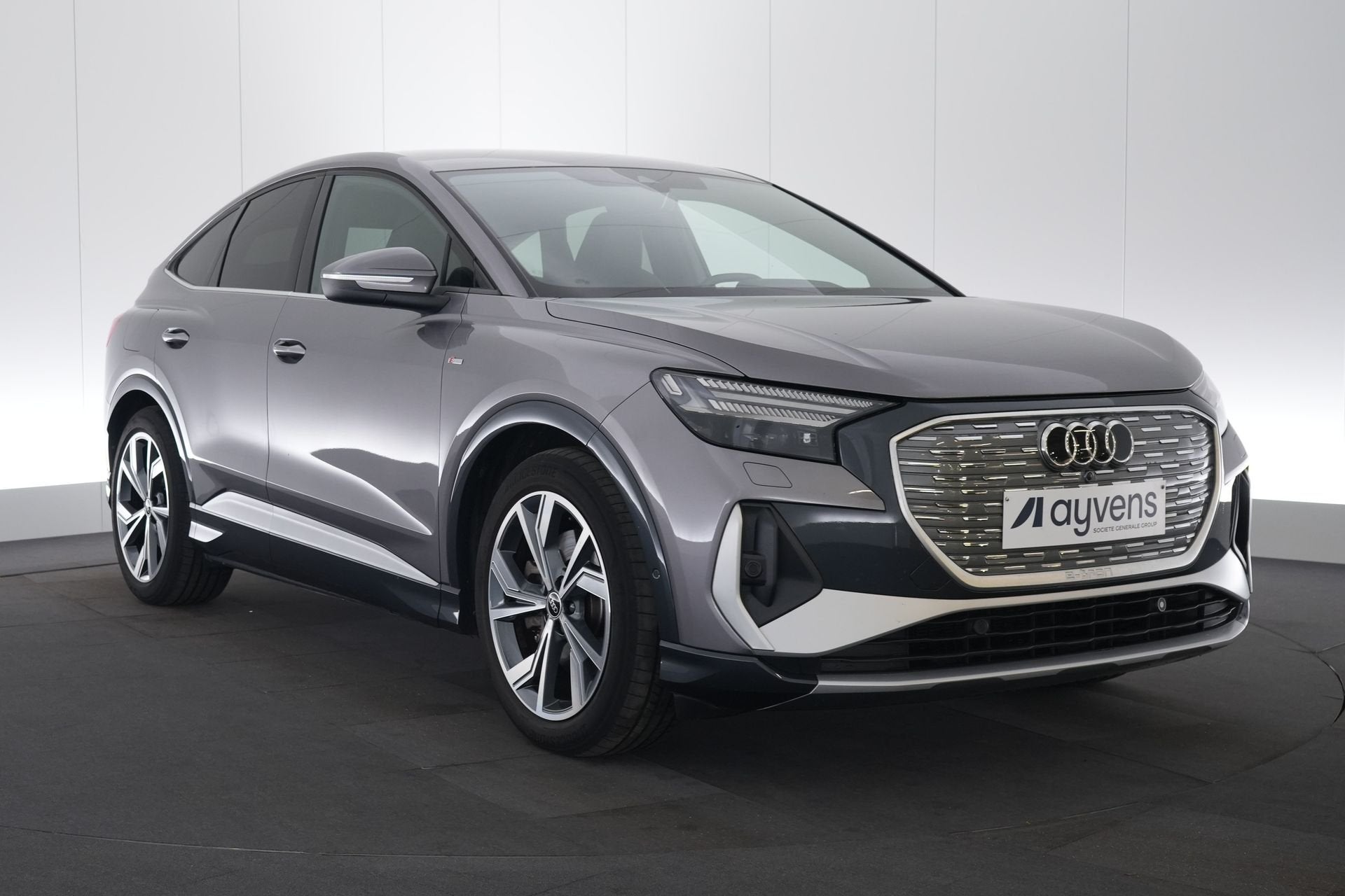 (2CMN267) AUDI Q4 SPORTBACK E-TRON, Auto's, Automaat, Stof, Gebruikt, 195 kW