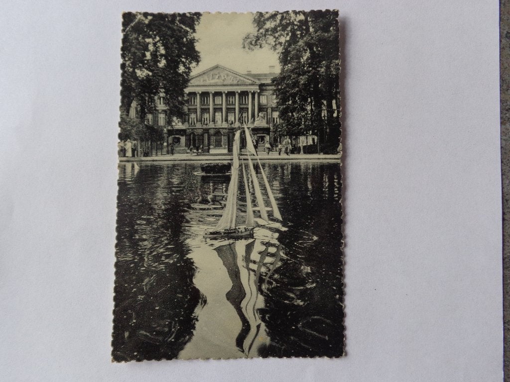 1 ancienne carte postale de Bruxelles (le Parlement), Enlèvement