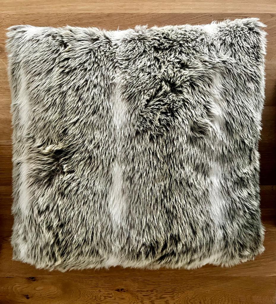 Kussen bont Rivièra Maison grijs 50 x 50 cm, Ophalen of Verzenden, Zo goed als nieuw, Grijs, Vierkant