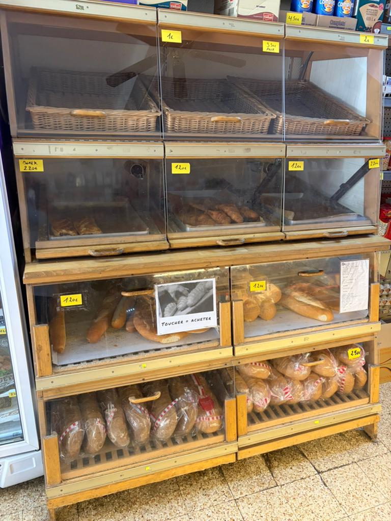Présentoir à pain professionnel en bois – Meuble boulangerie, Animaux & Accessoires, Enlèvement, Comme neuf