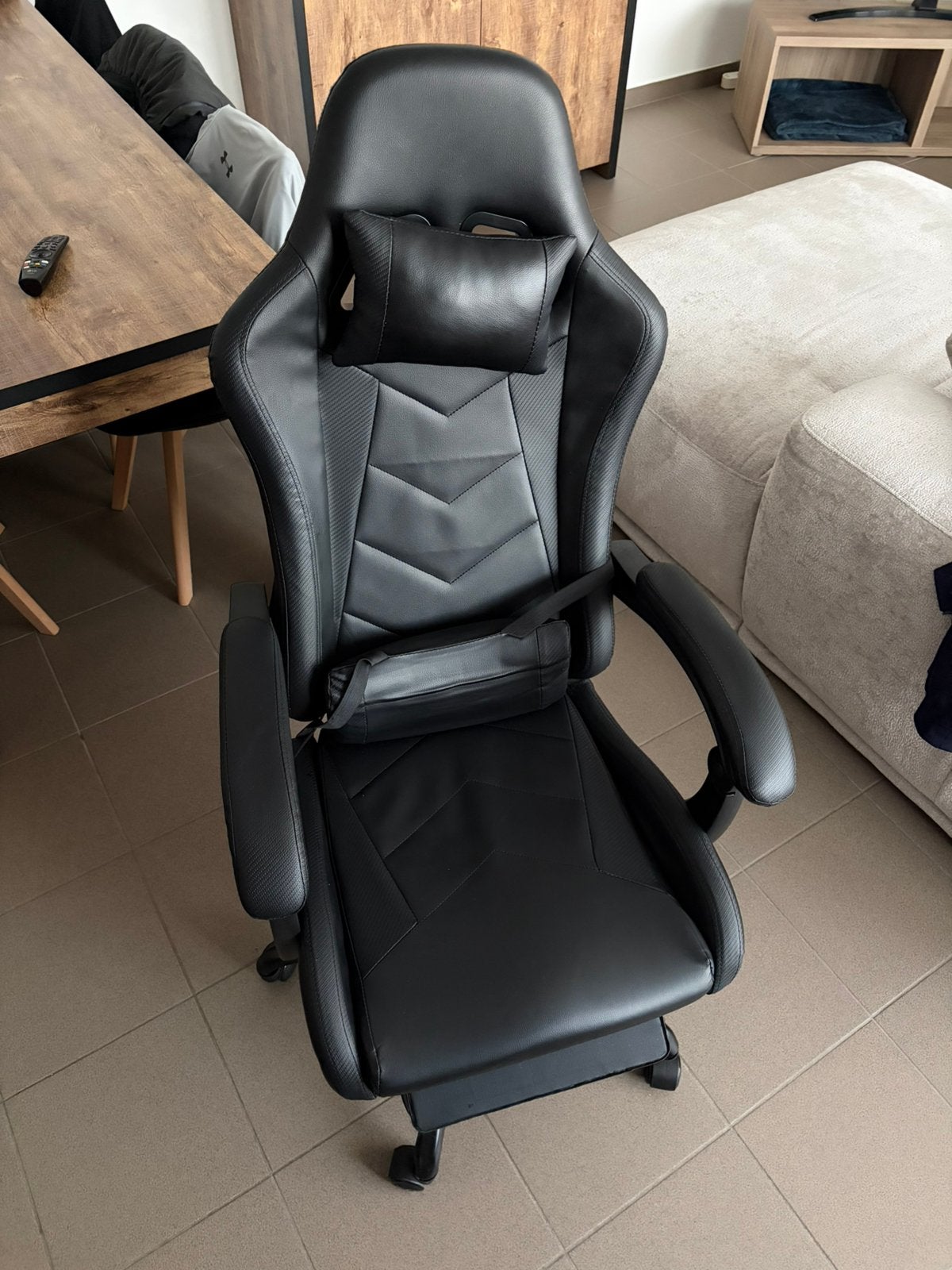 Chaise gaming JUMMICO avec repose pied et coussin, Enlèvement, Comme neuf