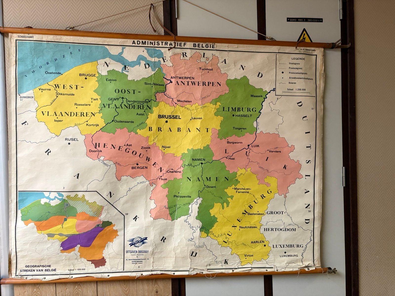 Schoolwandkaart Administratief België, Antiek en Kunst, Antiek | Schoolplaten, Ophalen, Aardrijkskunde