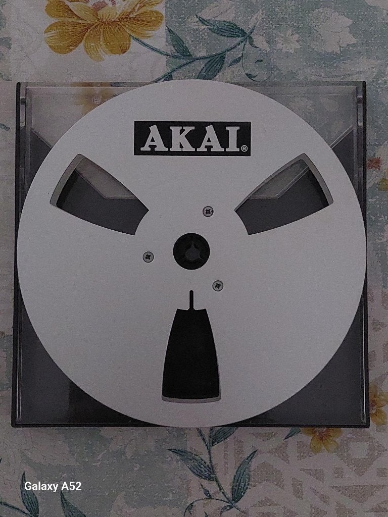 Vend bobine en metal - AKAI - diametre 18 cm vintage, Enlèvement, Pièce, Avec bandes