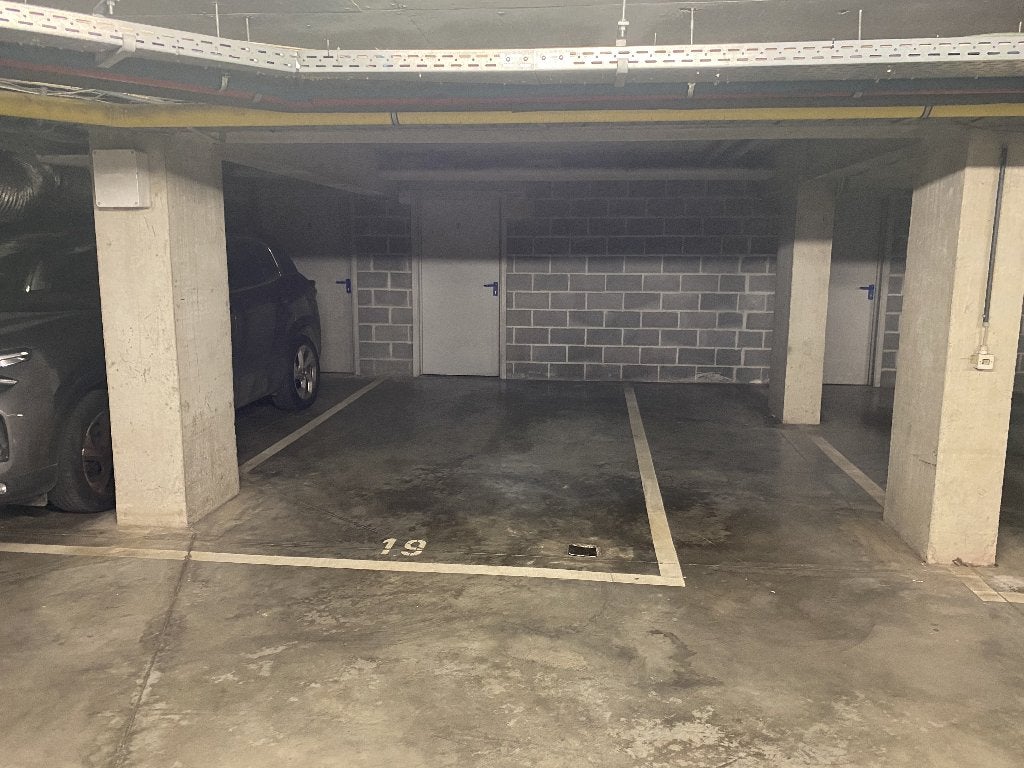 Location Emplacement parking intérieur - Voot/Roodebeek, Immo, Bruxelles